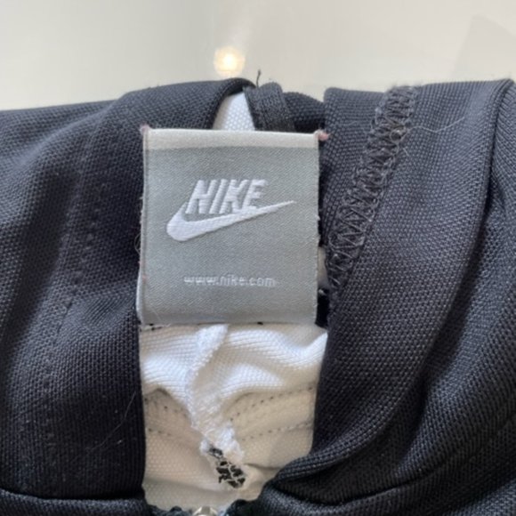 NIKE Women's Black & White Hooded Activewear Jacket ~ Size small - Picture 14 of 14
